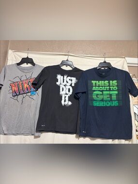 Nike Kids Short Sleeve Tees - Gray, Black, Navy Youth Large